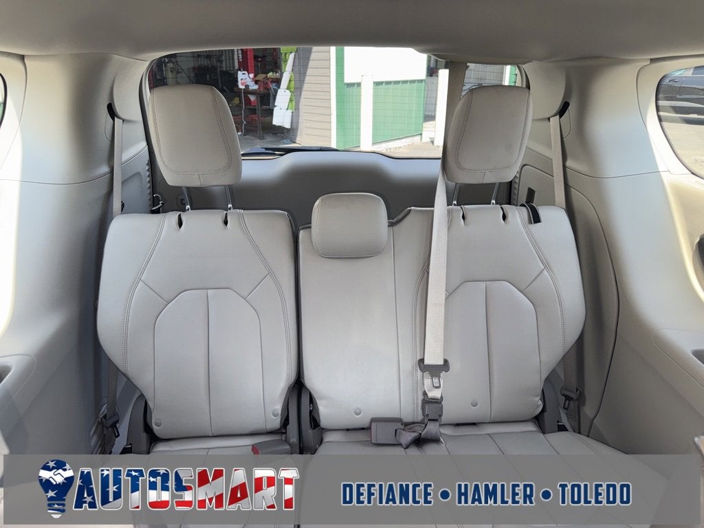 2017 Chrysler Pacifica Touring-L