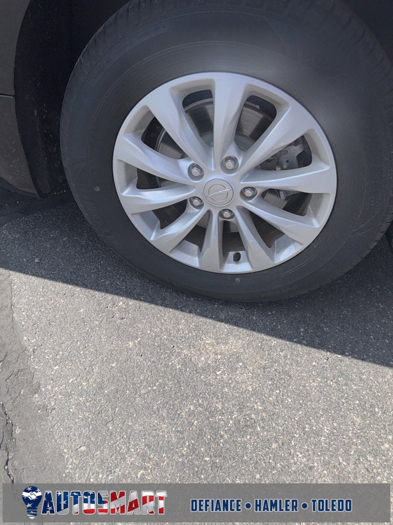 2017 Chrysler Pacifica Touring-L