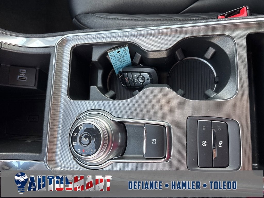 2024 Ford Edge Titanium