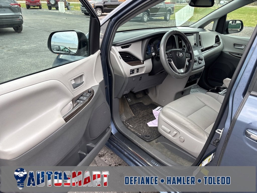 2016 Toyota Sienna XLE