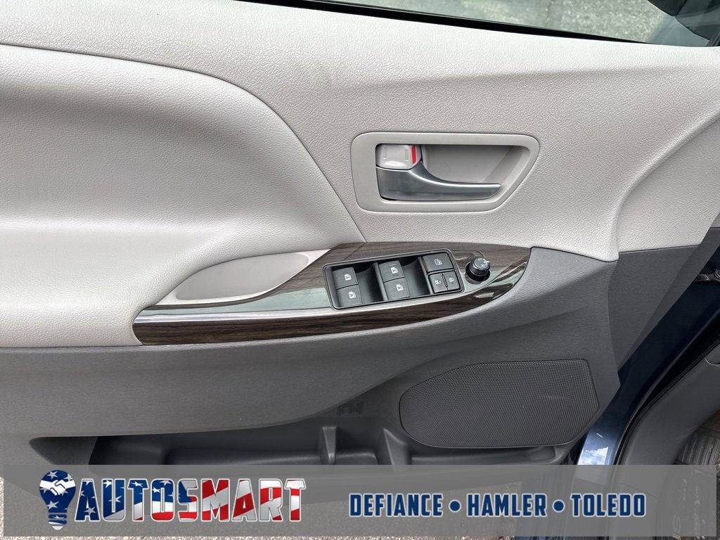 2016 Toyota Sienna XLE