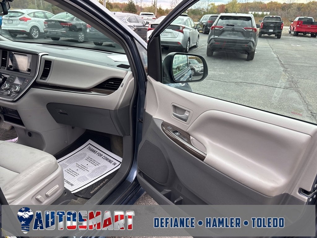 2016 Toyota Sienna XLE