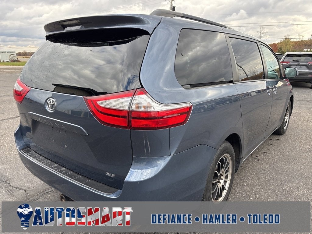 2016 Toyota Sienna XLE