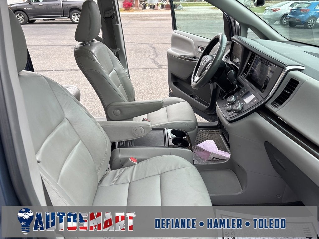 2016 Toyota Sienna XLE