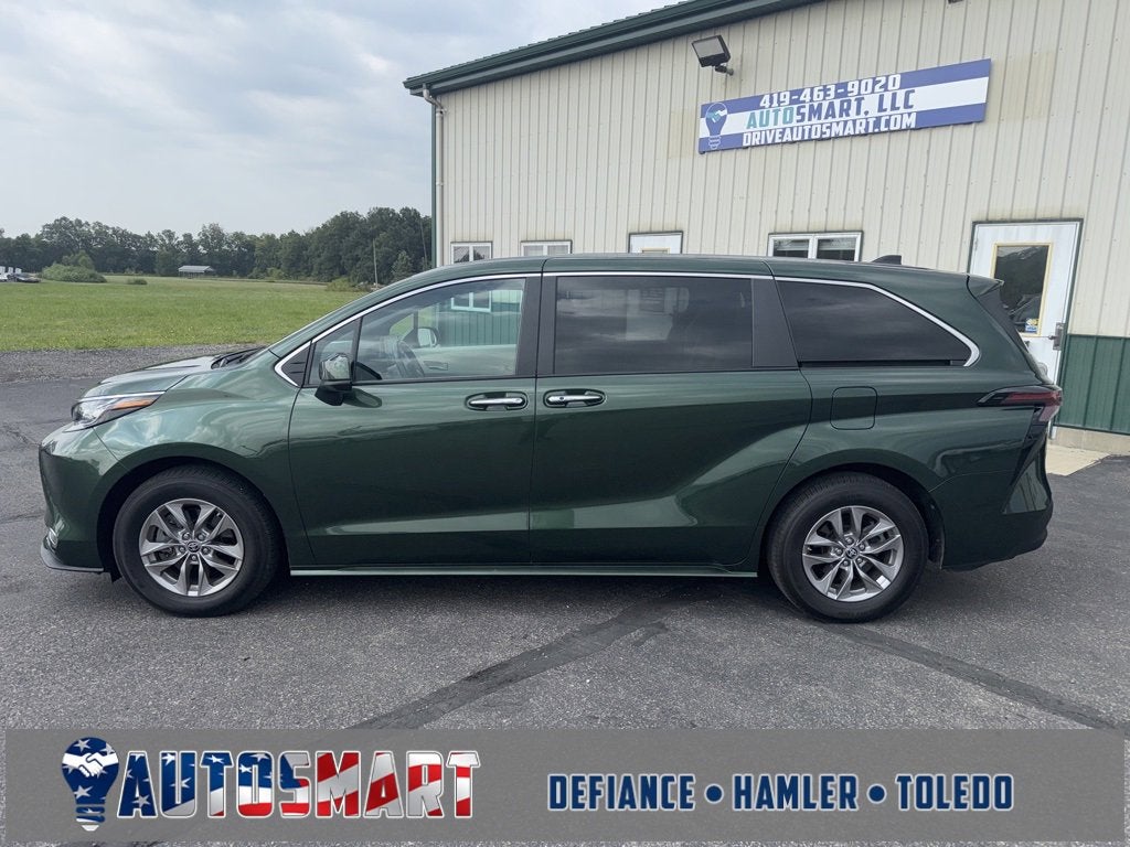 2023 Toyota Sienna XLE