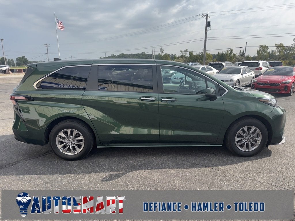 2023 Toyota Sienna XLE