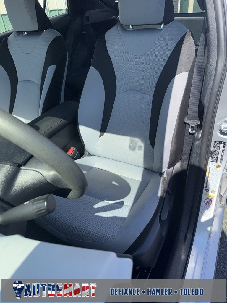 2019 Toyota Prius L Eco