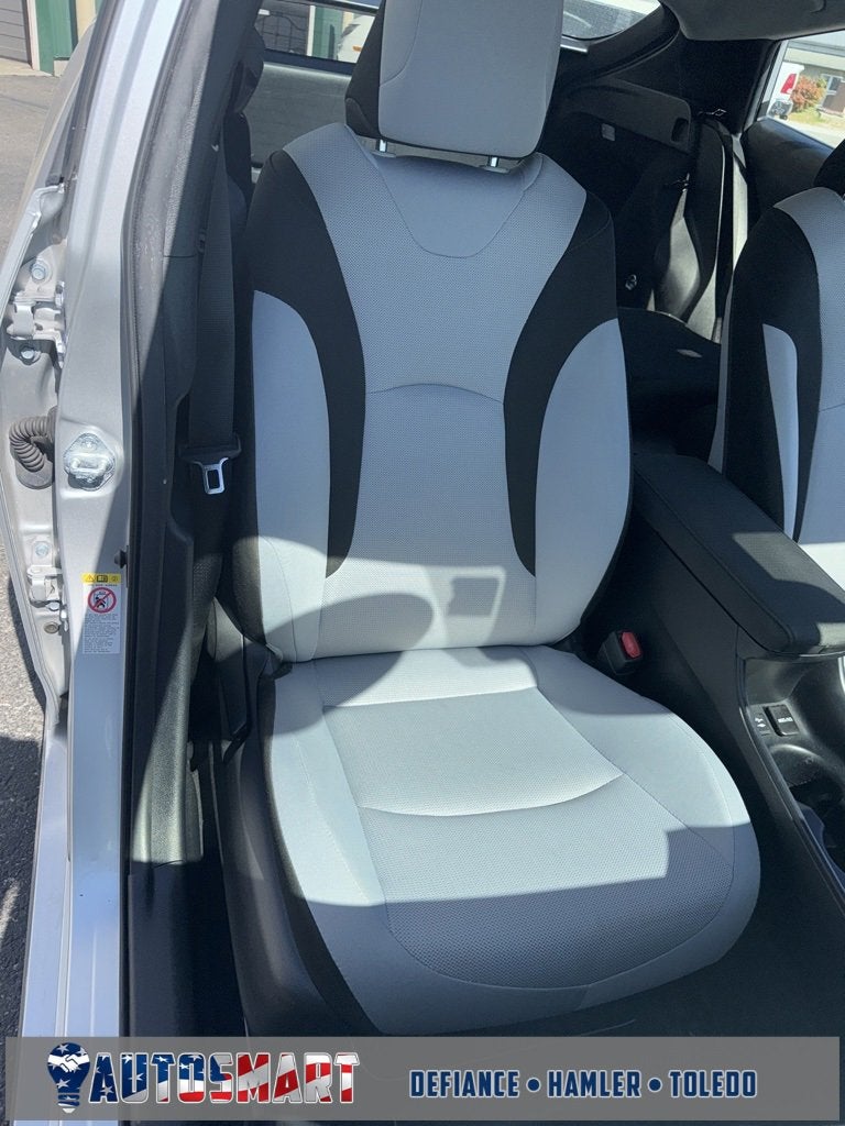 2019 Toyota Prius L Eco