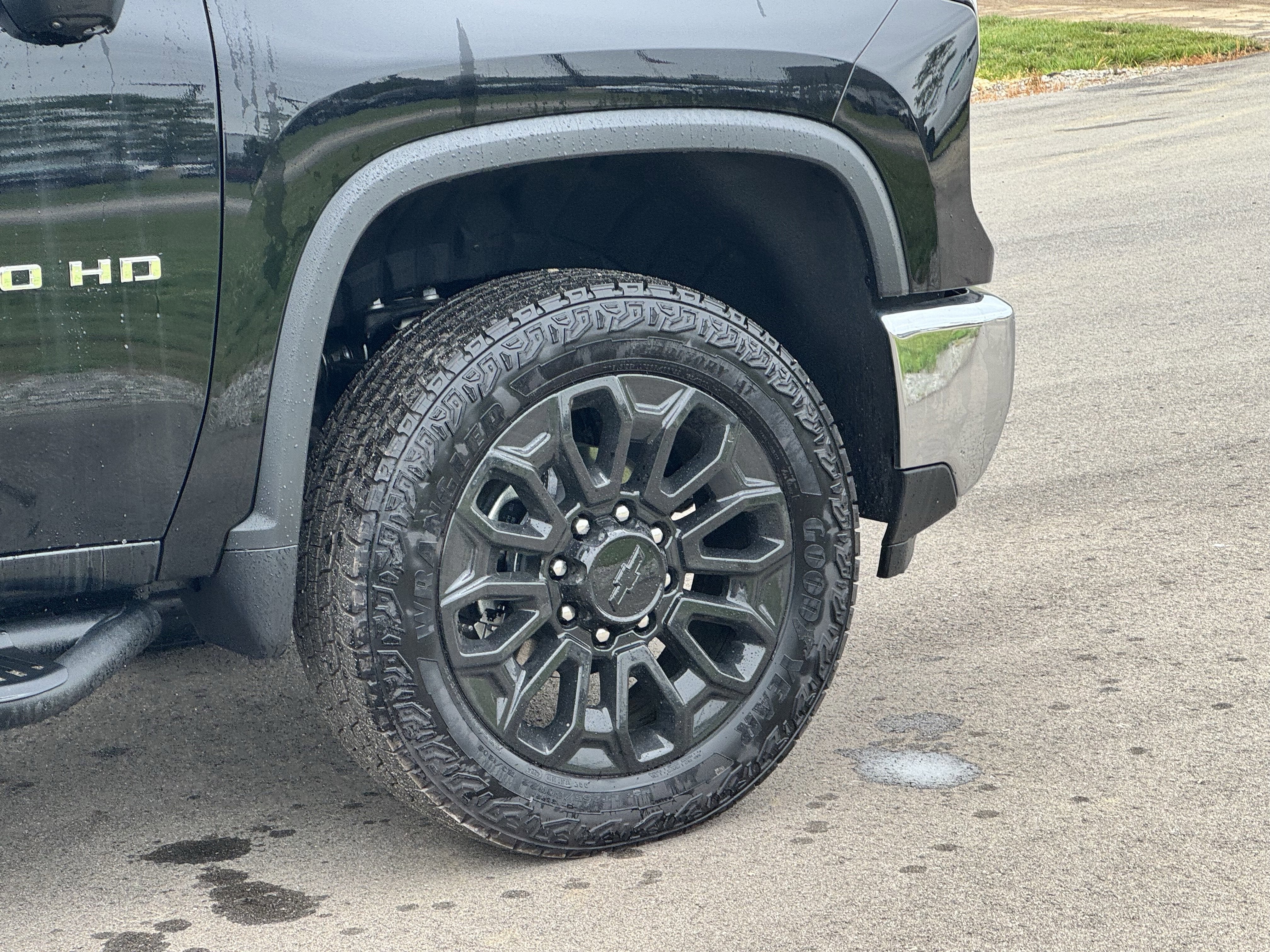 2025 Chevrolet Silverado 2500 HD LTZ - Photo 4