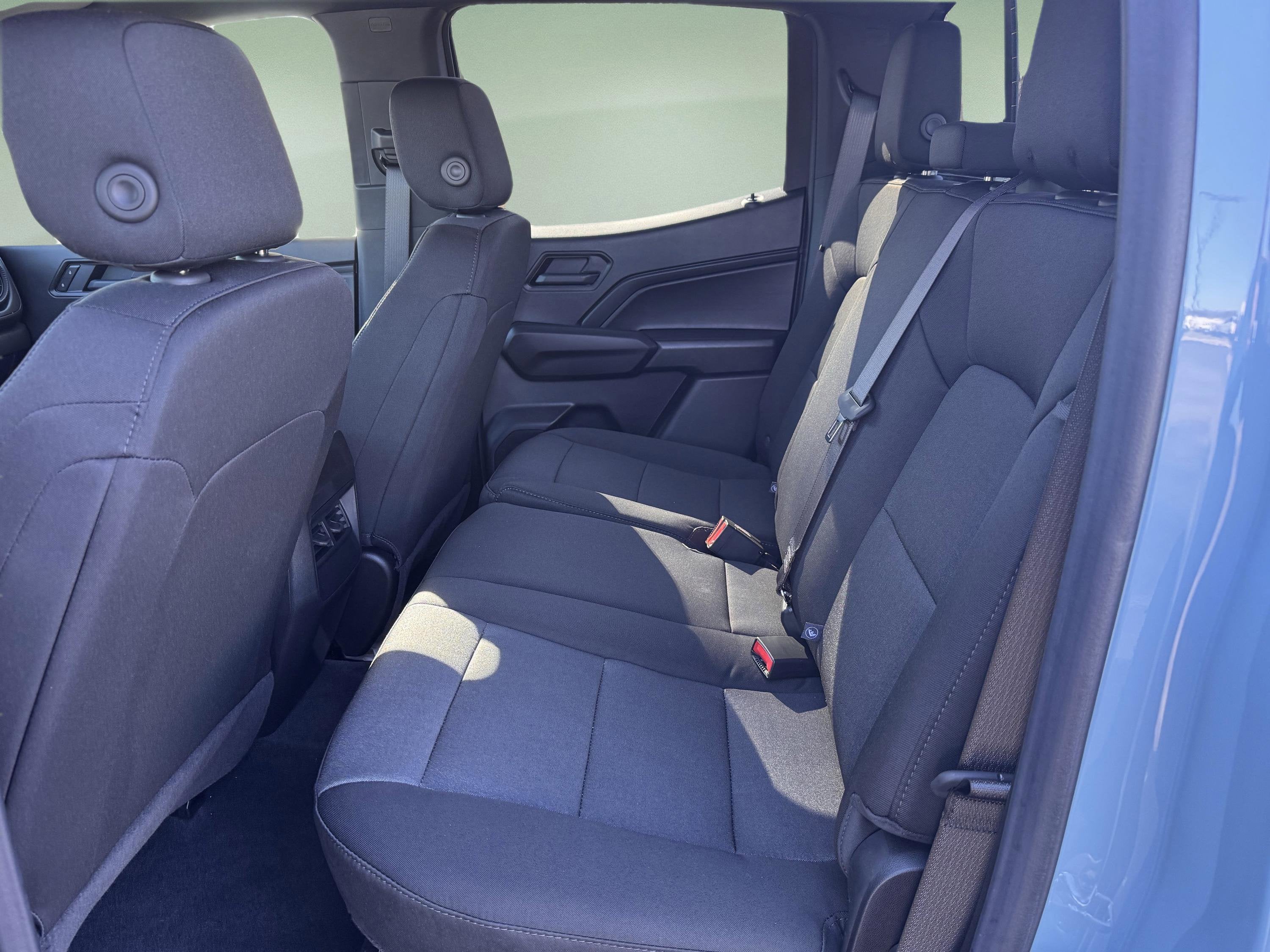 2025 Chevrolet Colorado WT/LT