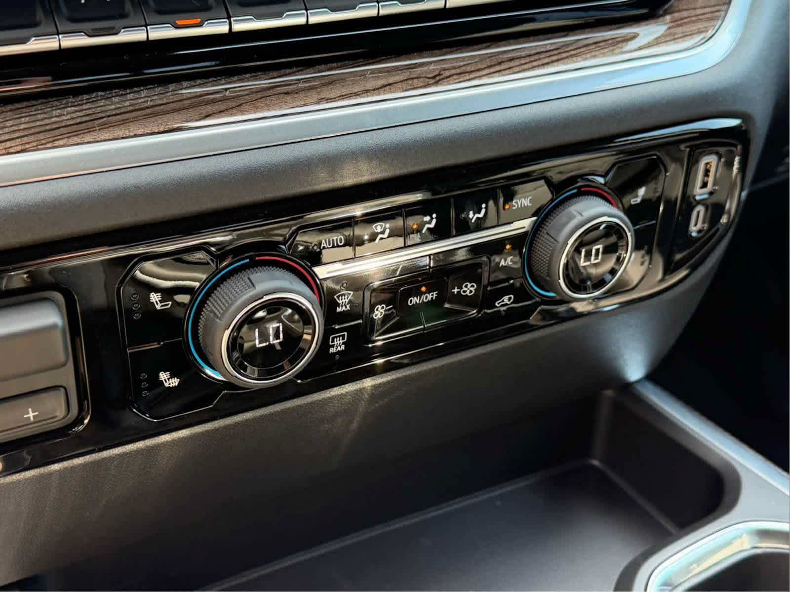 2026 Chevrolet Silverado 1500 RST - Photo 18