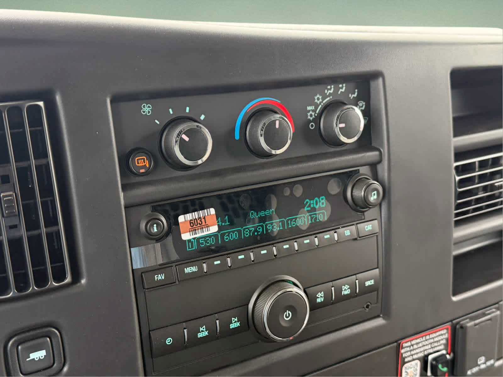 2026 Chevrolet Express Cargo Work Van - Photo 42