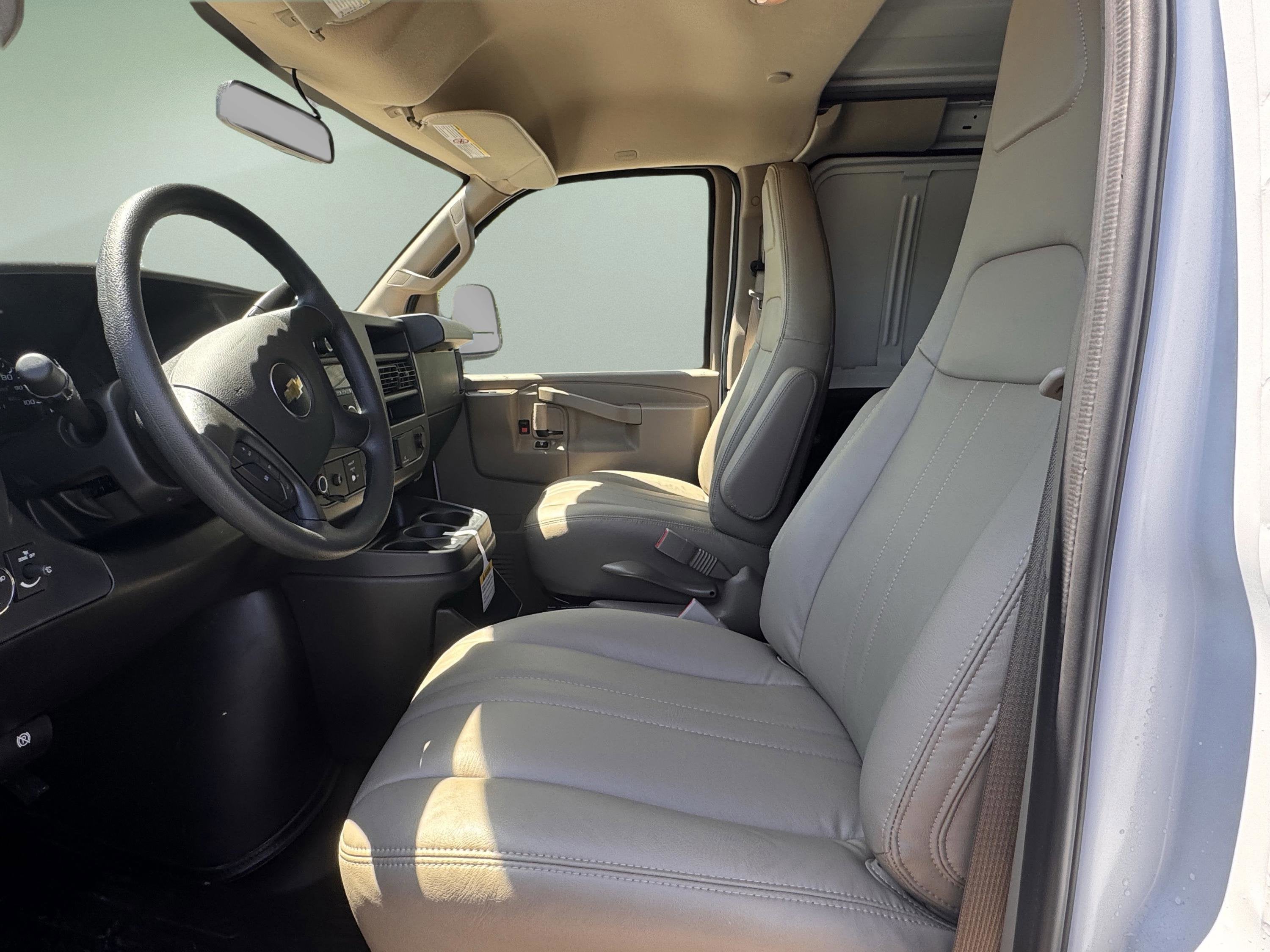 2026 Chevrolet Express Cargo 1WT