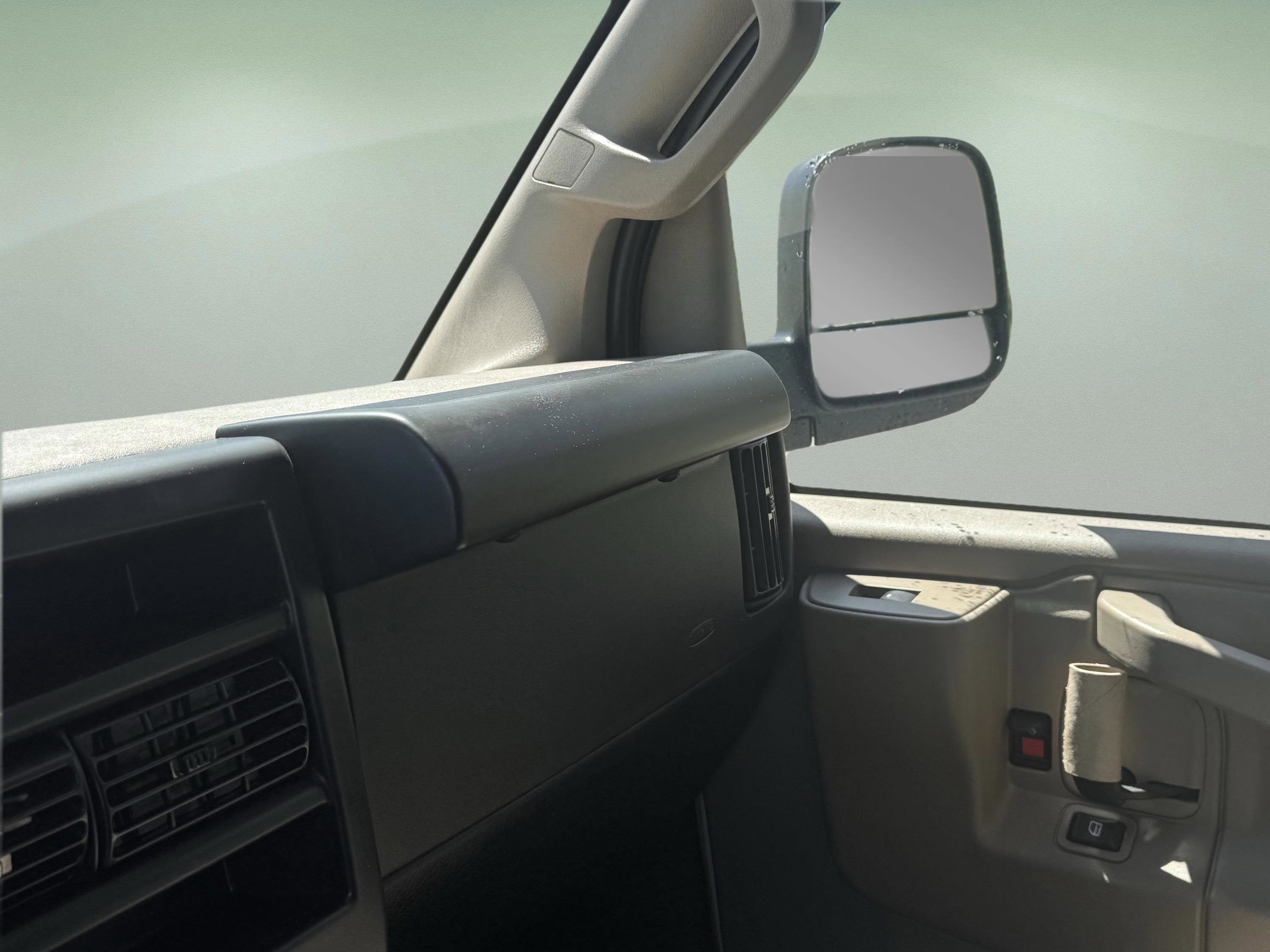 2026 Chevrolet Express Cargo 1WT