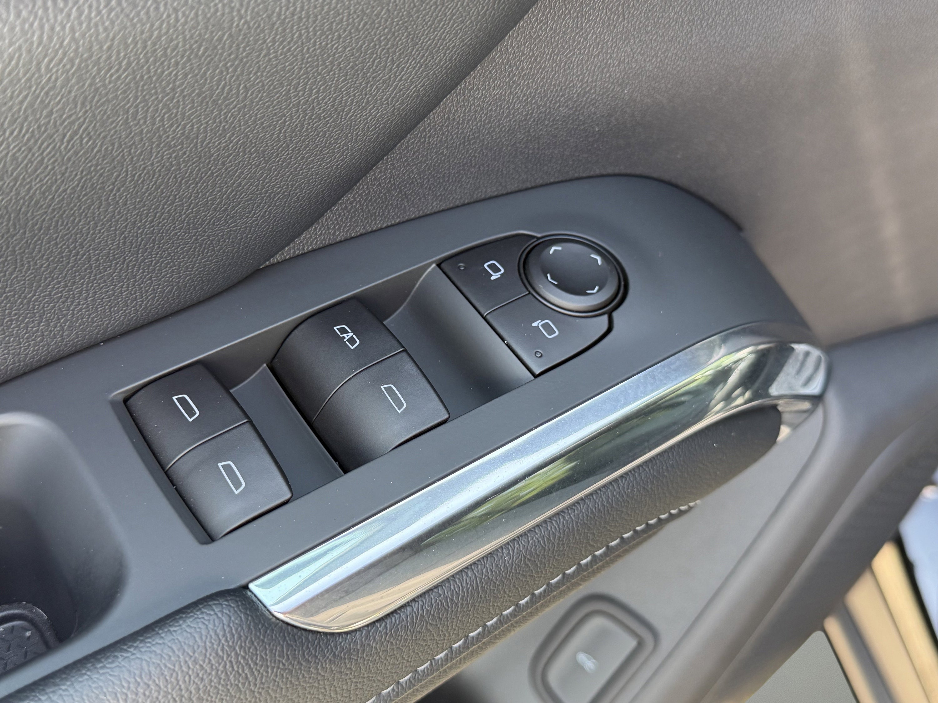 2026 Chevrolet Traverse LT - Photo 8